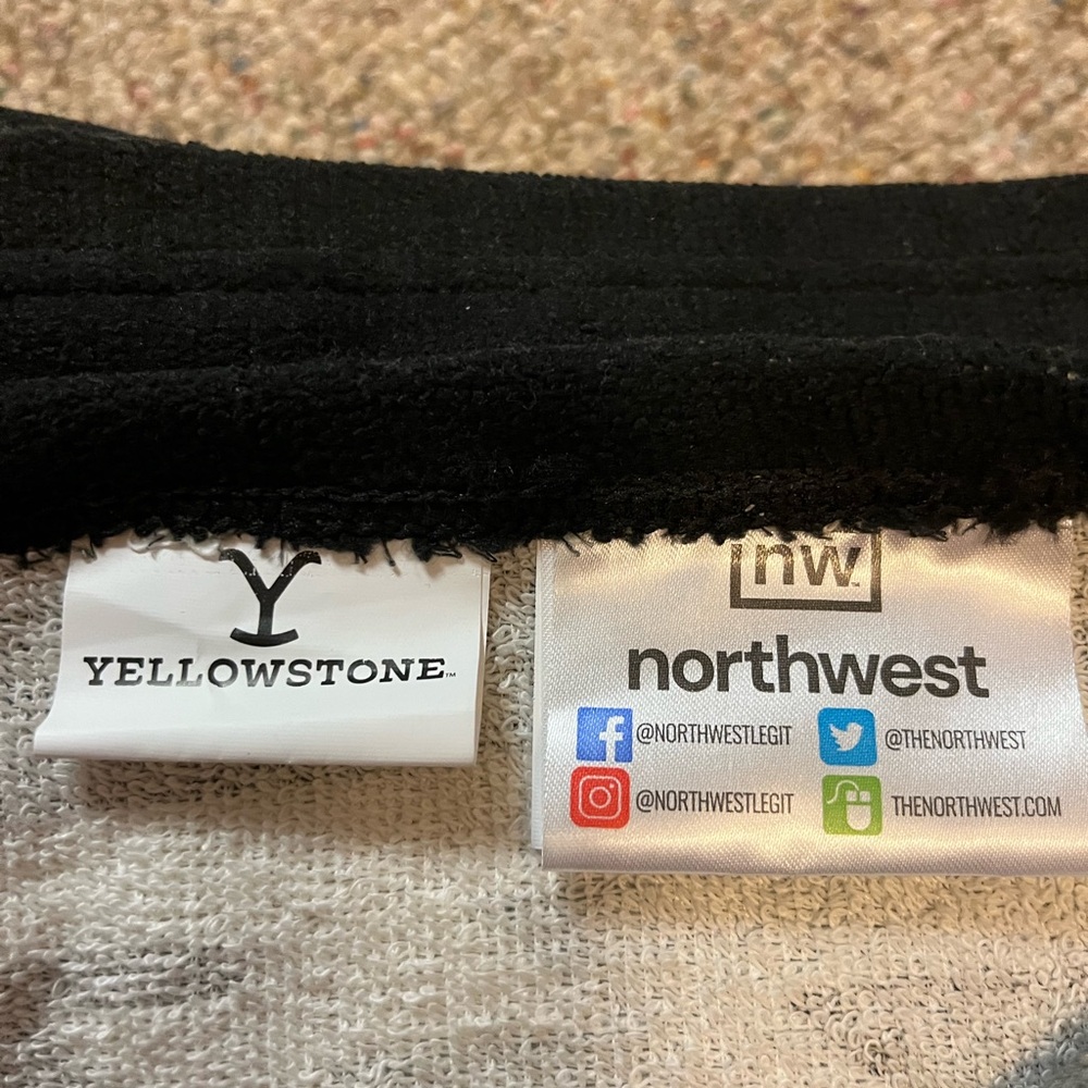 🆕 Yellowstone Dutton Ranch Aztec Beach Towel - Picture 6 of 8